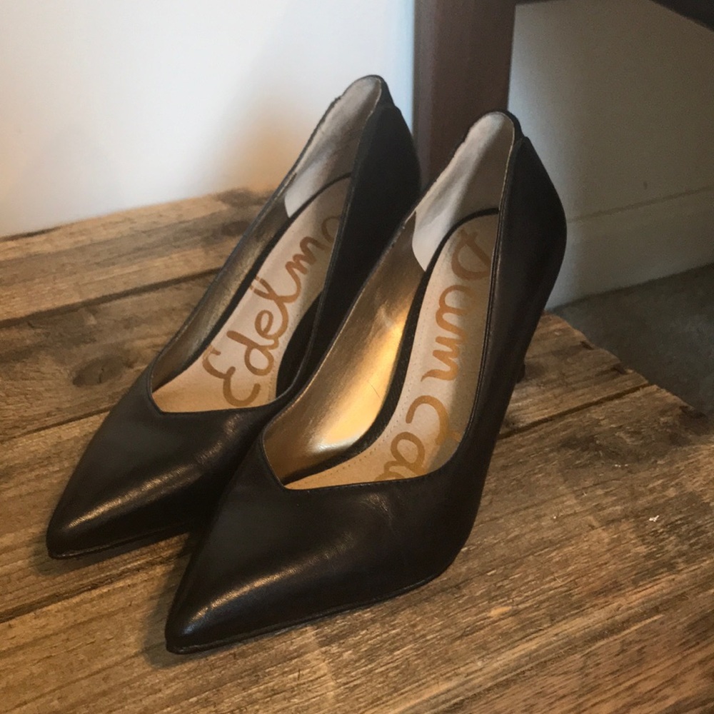 Sam Edelman black pointed toe pumps
